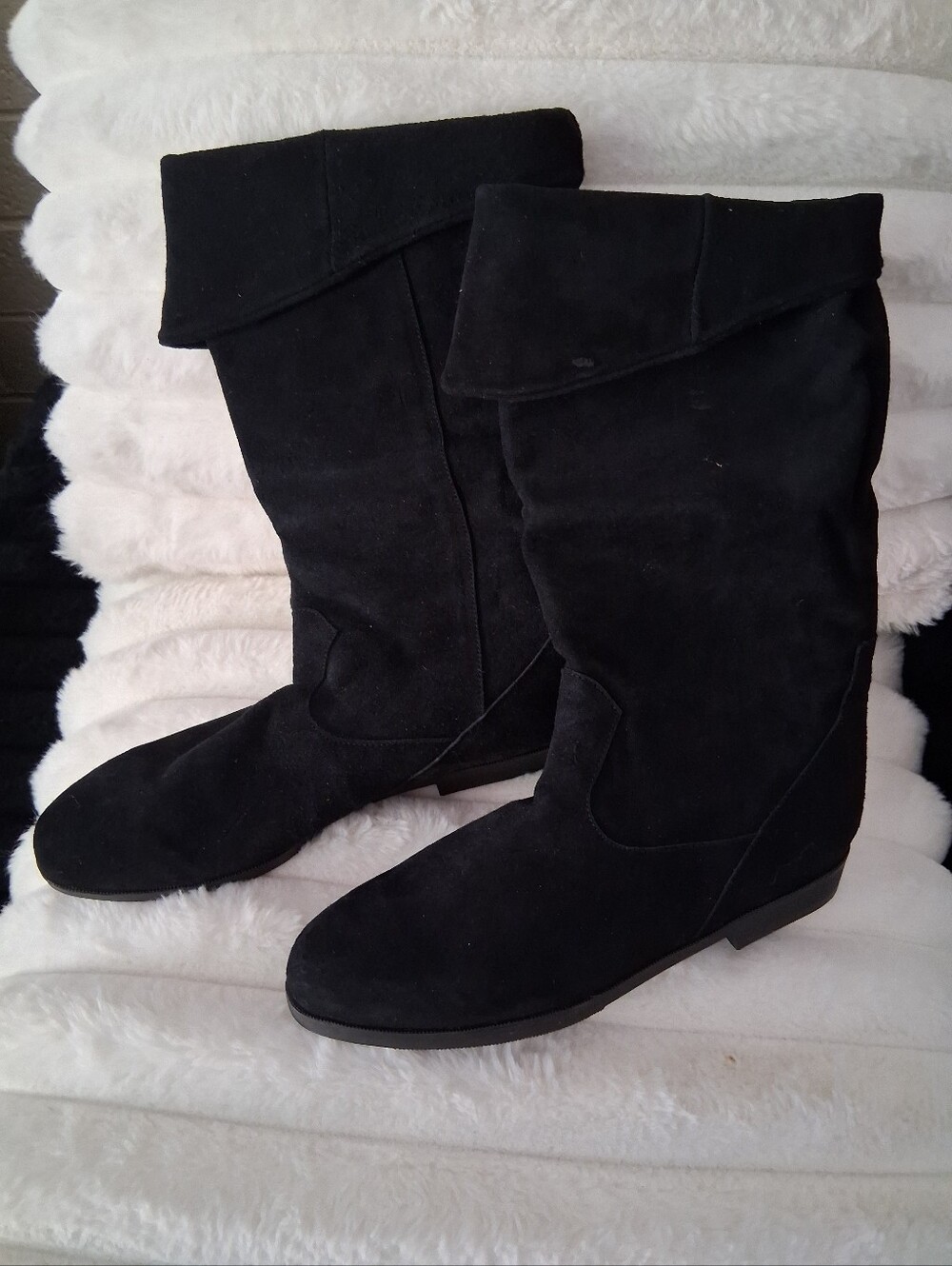 Woman’s New Classic Black Knee-High Women's Boots - Sleek Everyday Style